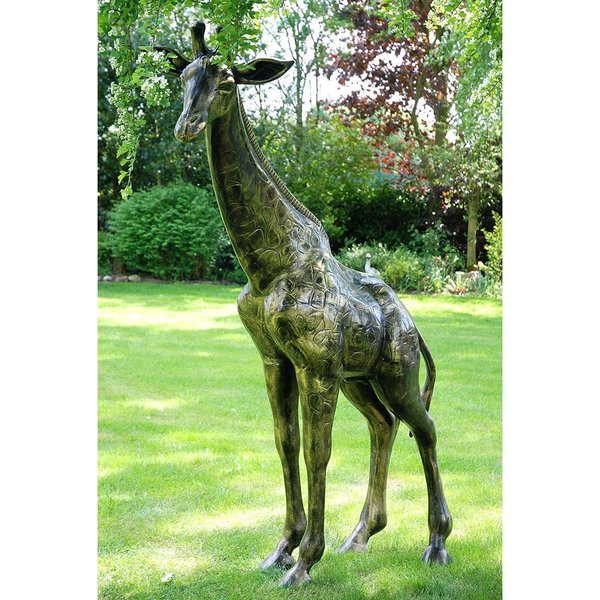 Freestanding Outdoor Metal Garden Giraffe Sculpture
